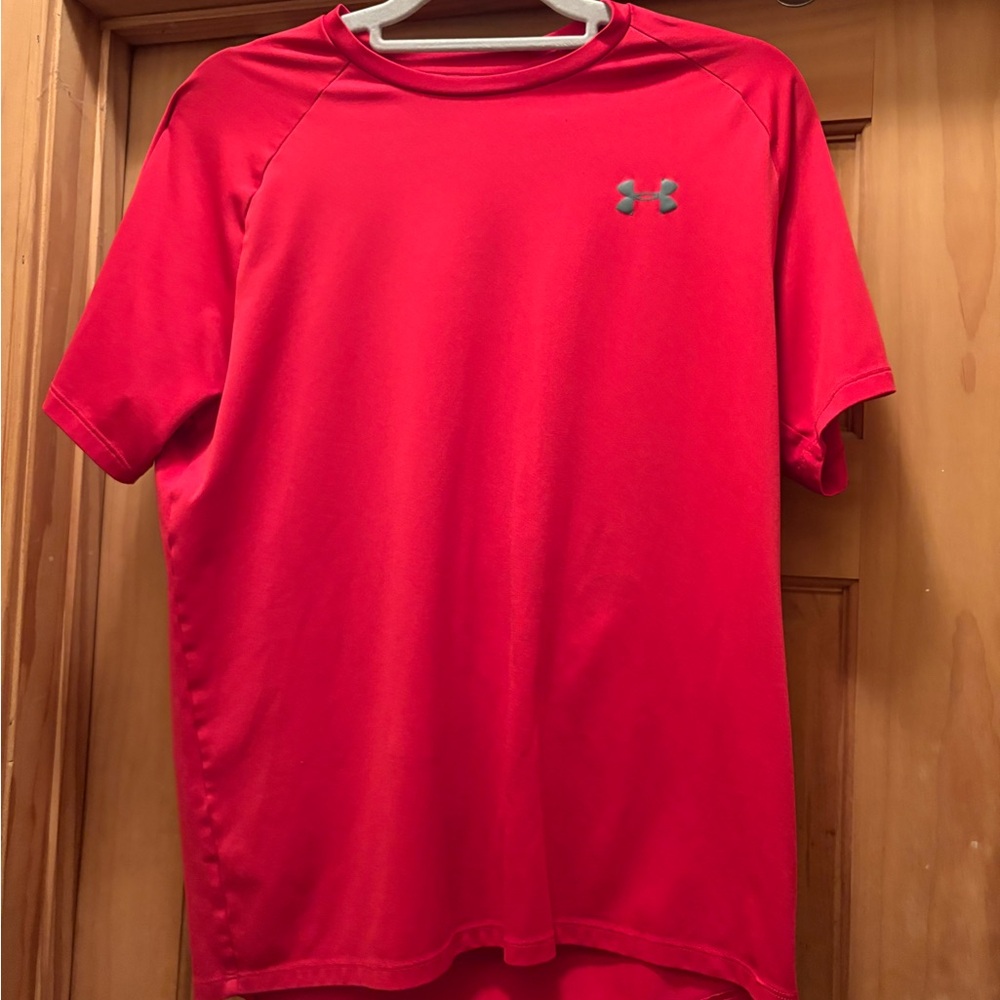 Under Armour Men's Bright Red Short Sleeve Shirt